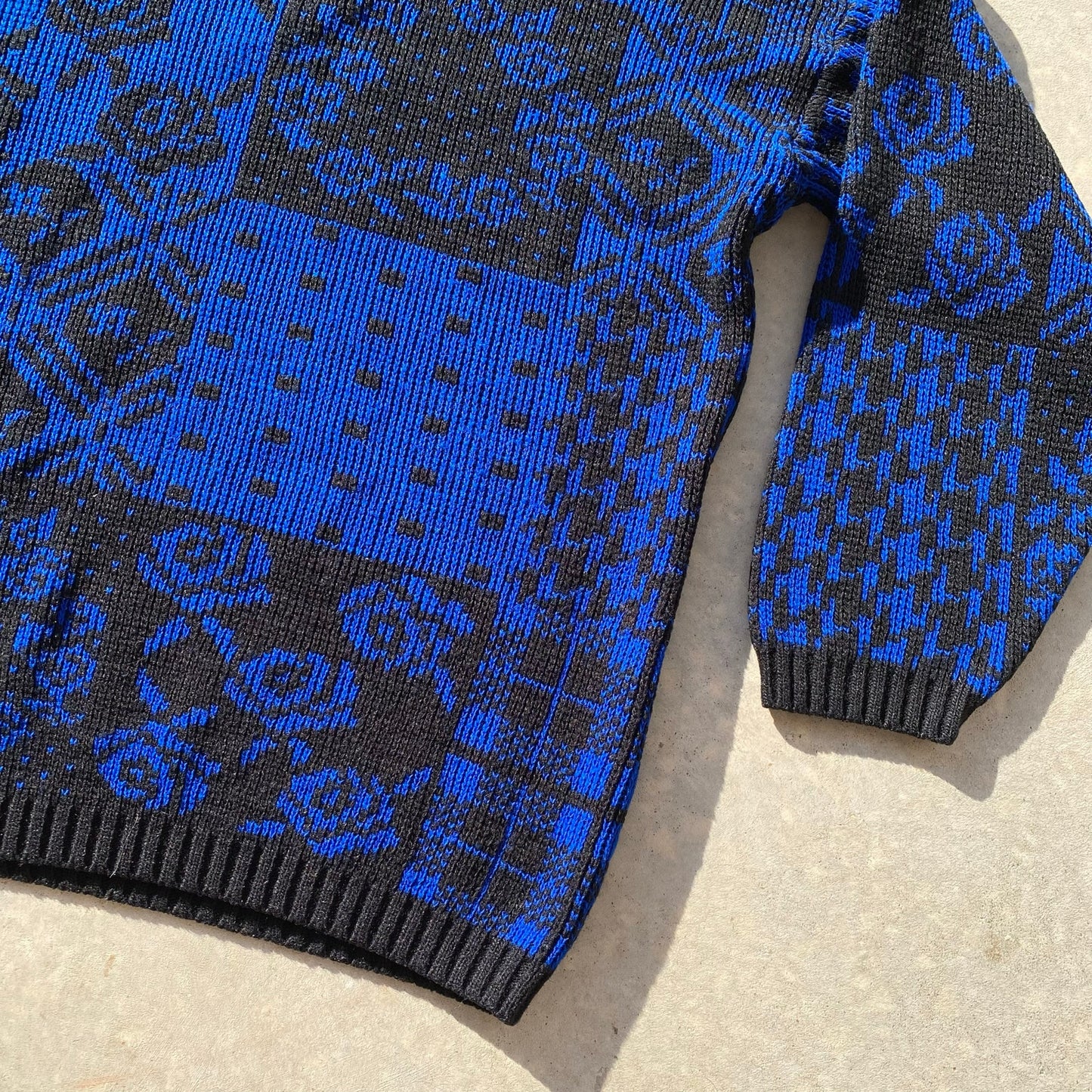 Vintage Blue Sweater 90s Black Rose Print Turtleneck Pullover Knit Sweater Sz M