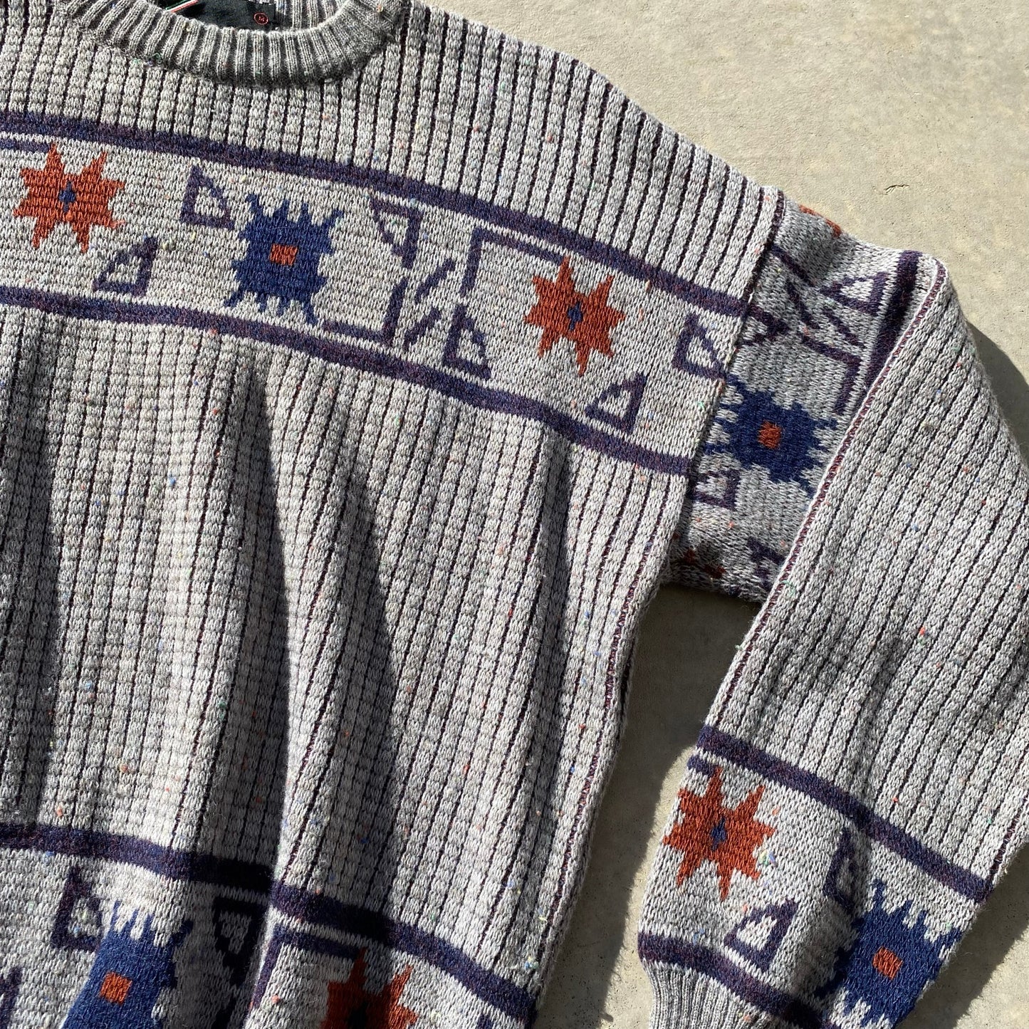 70s Men's Sweater Vintage Gray Wool Made in Italy Navy Southwestern Pattern Sz M