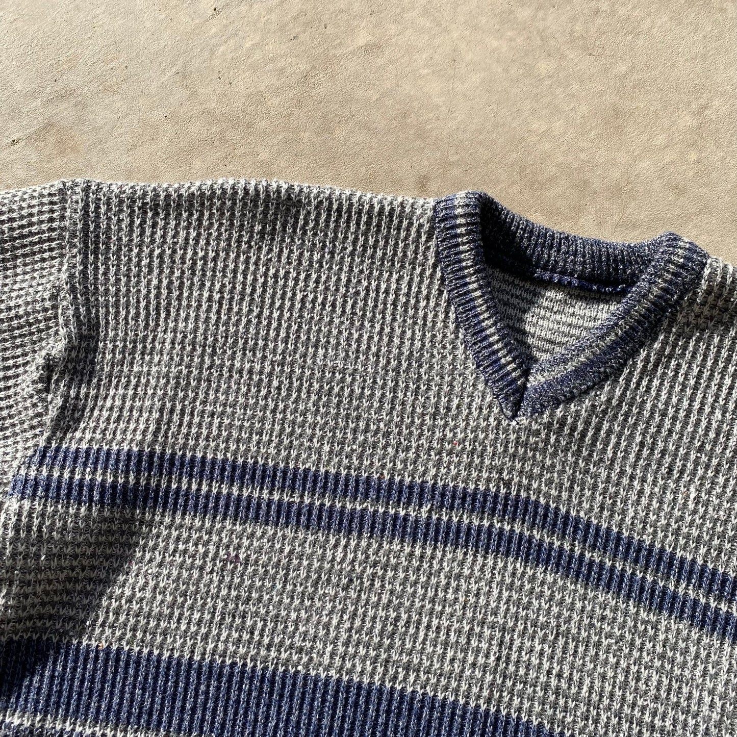 90s Men's Sweater Vintage Grandpa Sweater Blue Gray Pattern V Neck Pullover Sz M