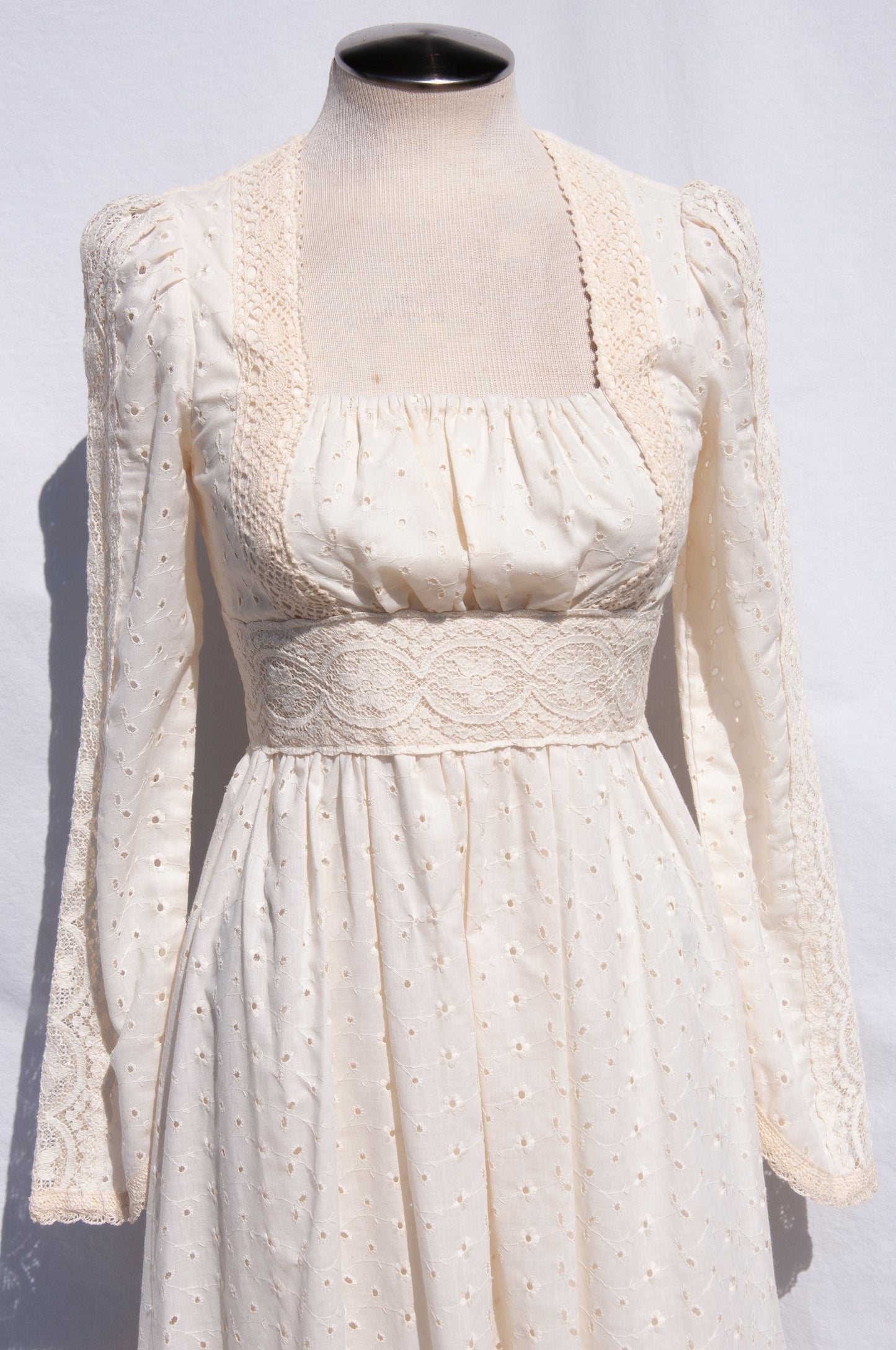 GUNNE SAX VINTAGE 1970S CREAM LACE DRESS