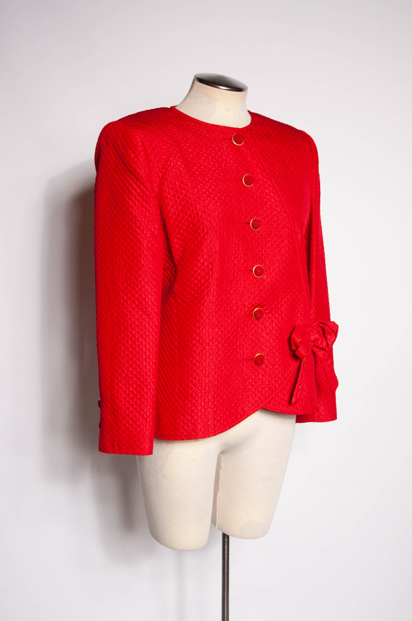 VALENTINO NIGHT VINTAGE QUILTED RED SILK BOW JACKET