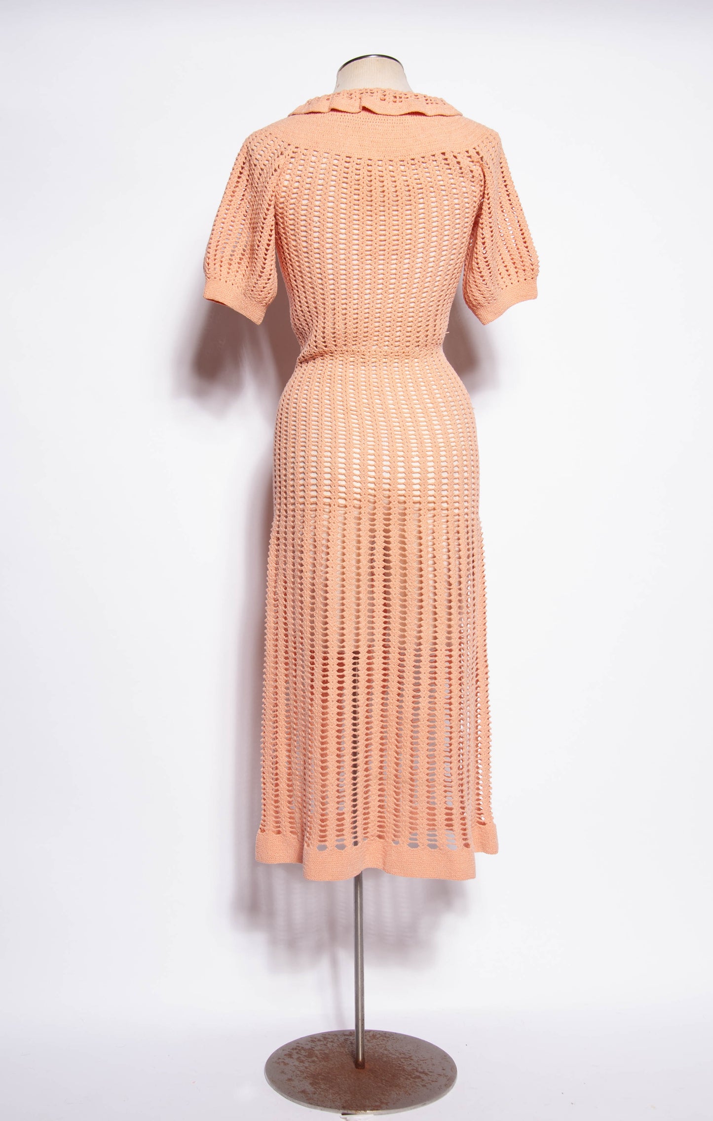 VINTAGE 1930S LIGHT CORAL PINK KNIT DRESS