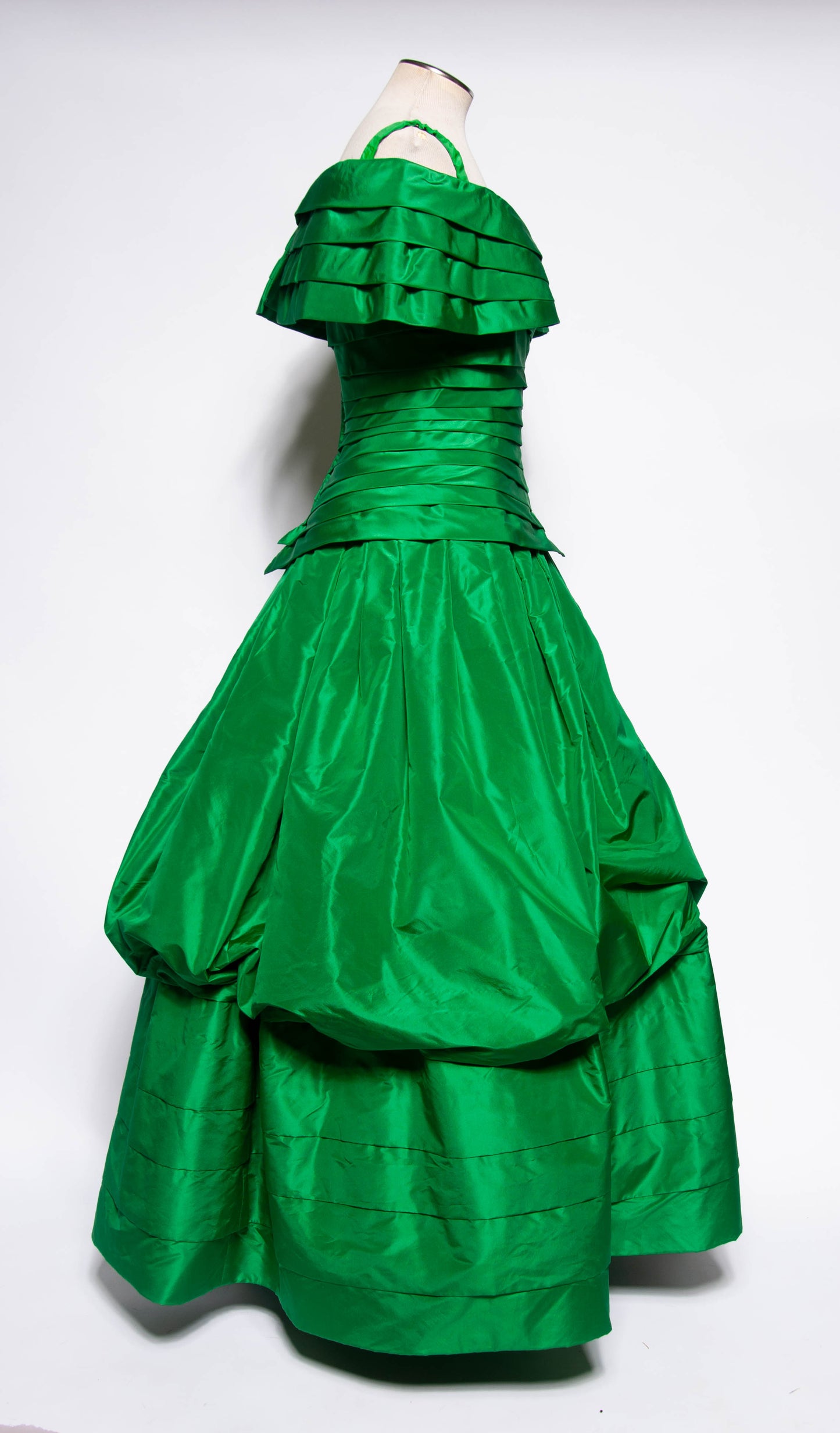 ARNOLD SCAASI BOUTIQUE VINTAGE 1990S GREEN SILK BALL GOWN