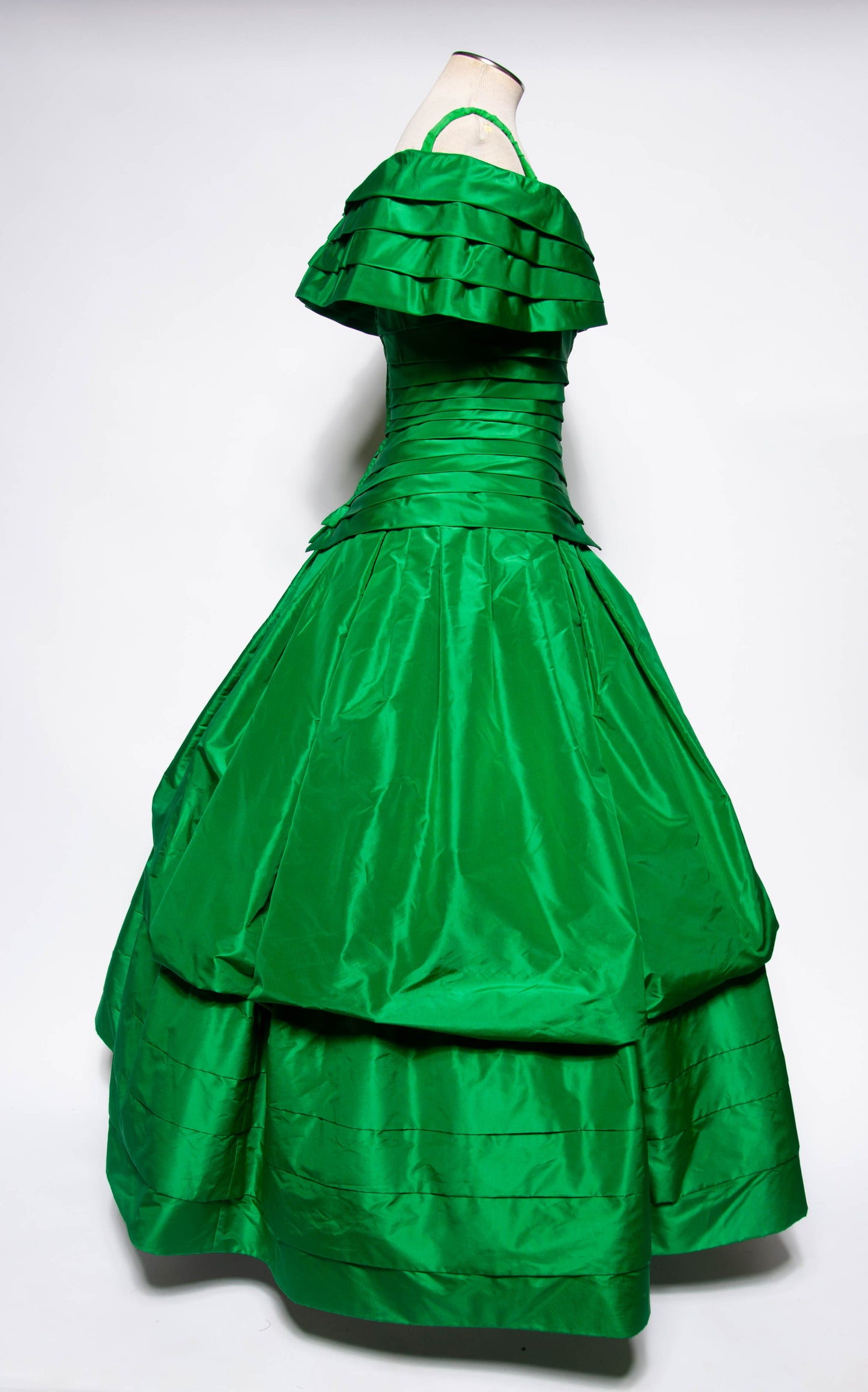 ARNOLD SCAASI BOUTIQUE VINTAGE 1990S GREEN SILK BALL GOWN