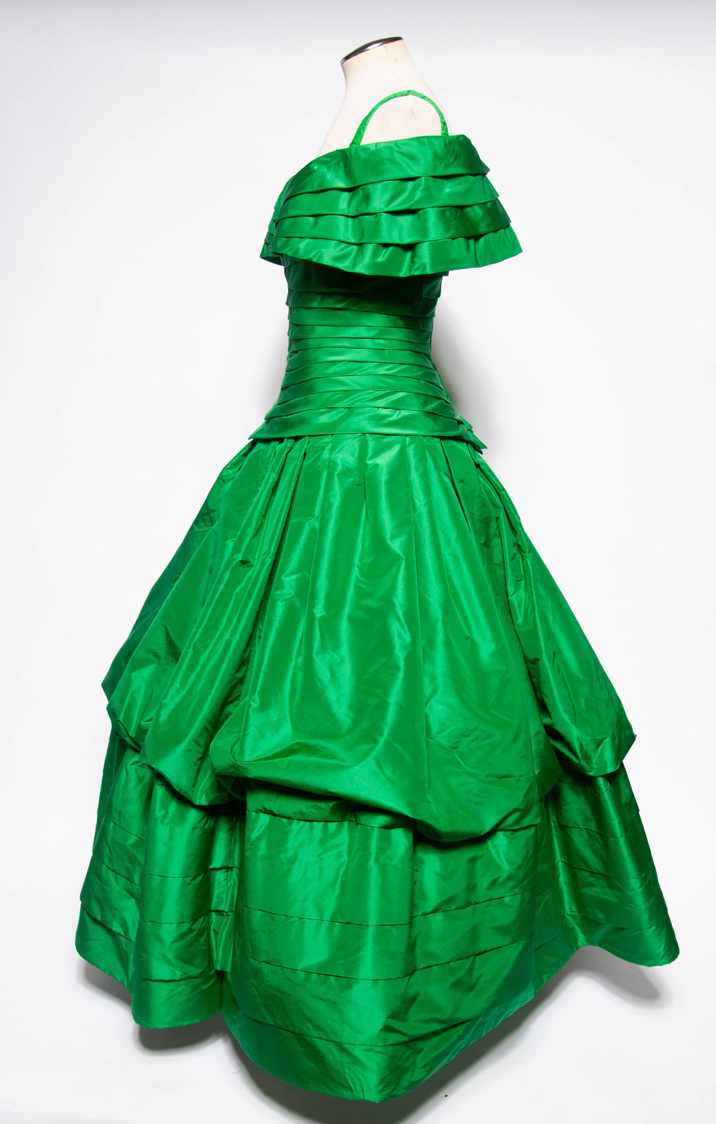 ARNOLD SCAASI BOUTIQUE VINTAGE 1990S GREEN SILK BALL GOWN